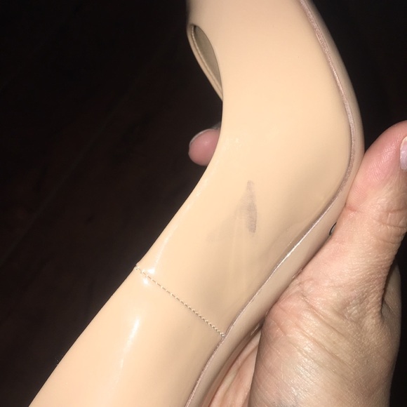 Yves Saint Laurent Patent Leather Pumps - Picture 7 of 7